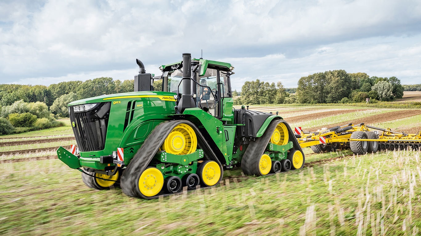 John Deere 9RX four-track tractor design