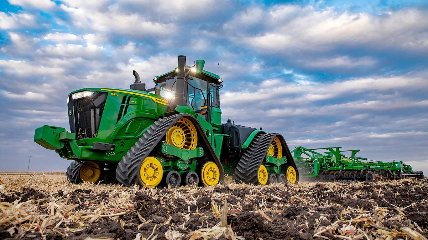 Tractors | Agriculture | John Deere UK & IE