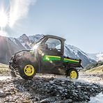 Utility Vehicles Gators XUVs XUV865M People Customer Jakob Geissele Jan Roesch 201803_GATOR Brochure 2018_19_YY1834306